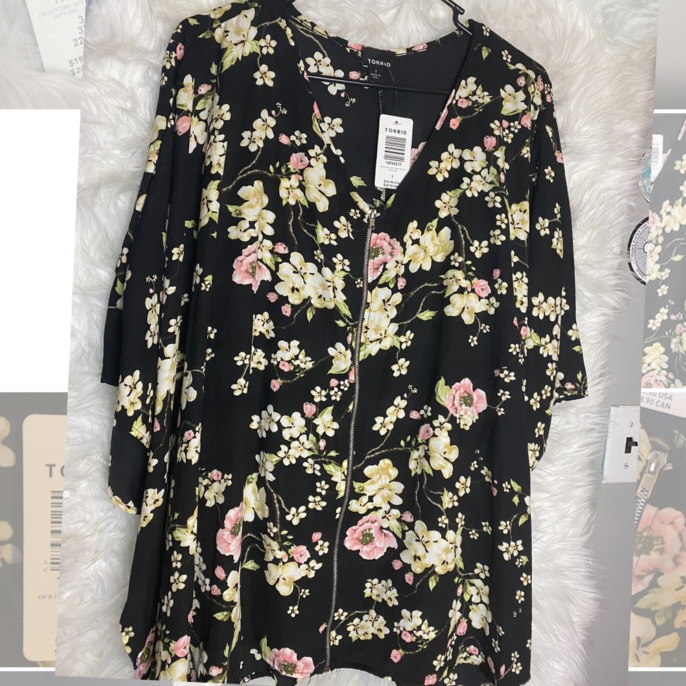 Torrid Floral Print Zip Front  Blouse